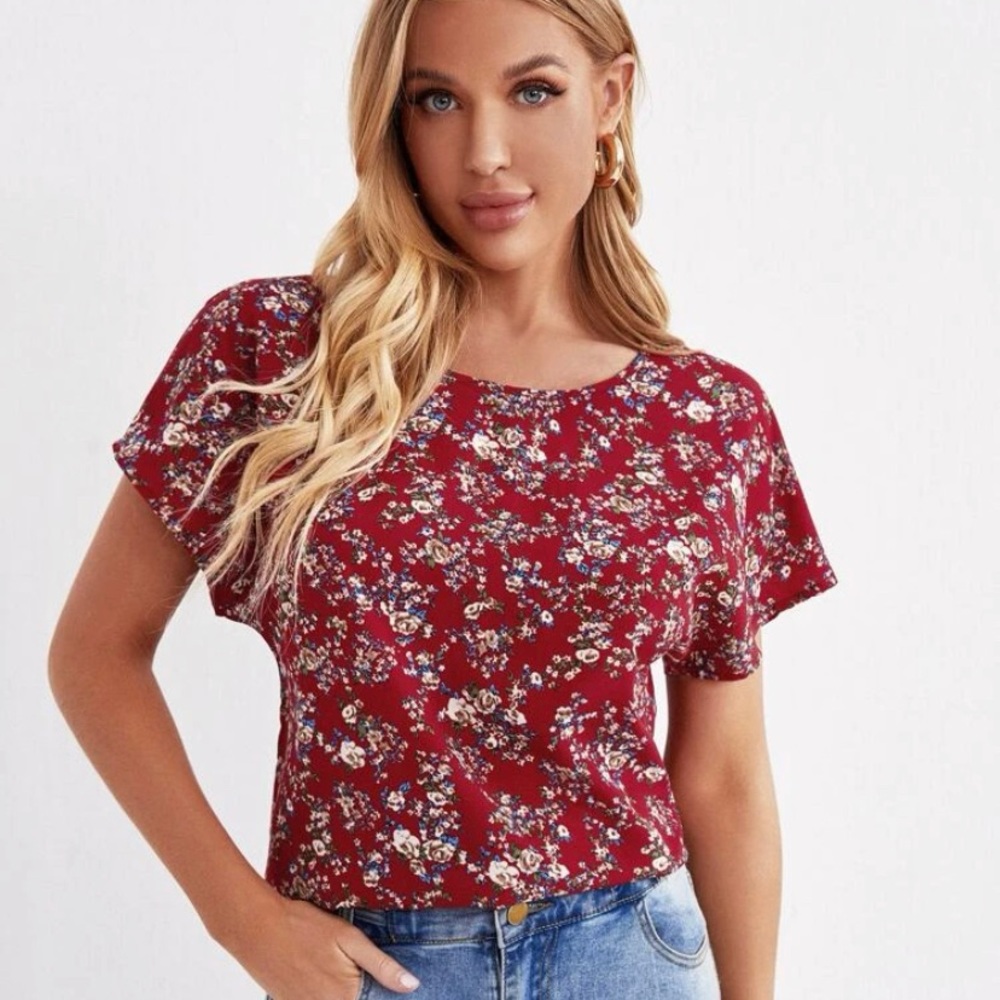 Floral print dolman sleeve top.